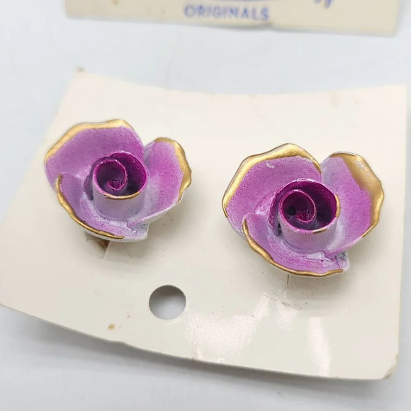 Vintage Hand Painted Enamel Rose Clip-On Earrings & Brooch Set New Old Stock - Picture 3 of 7